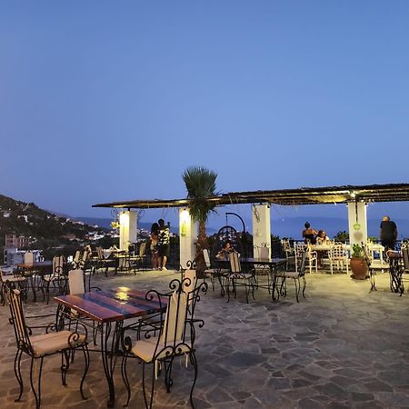 Hotel Panorama Piqeras Bagian luar foto