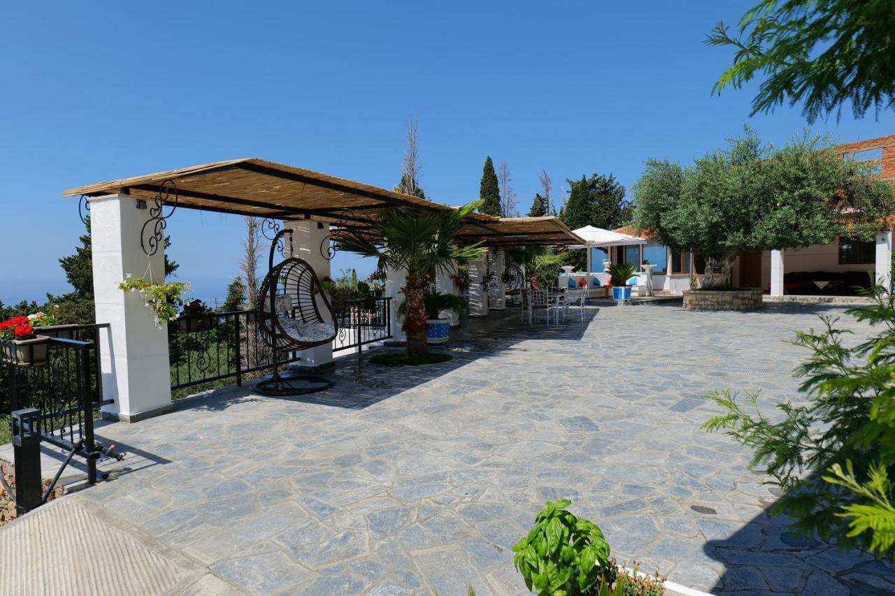 Hotel Panorama Piqeras Bagian luar foto