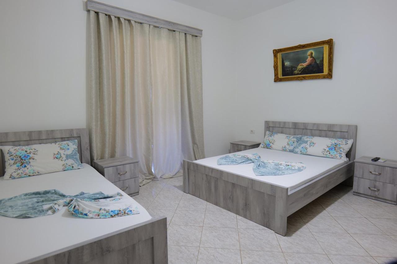 Hotel Panorama Piqeras Bagian luar foto
