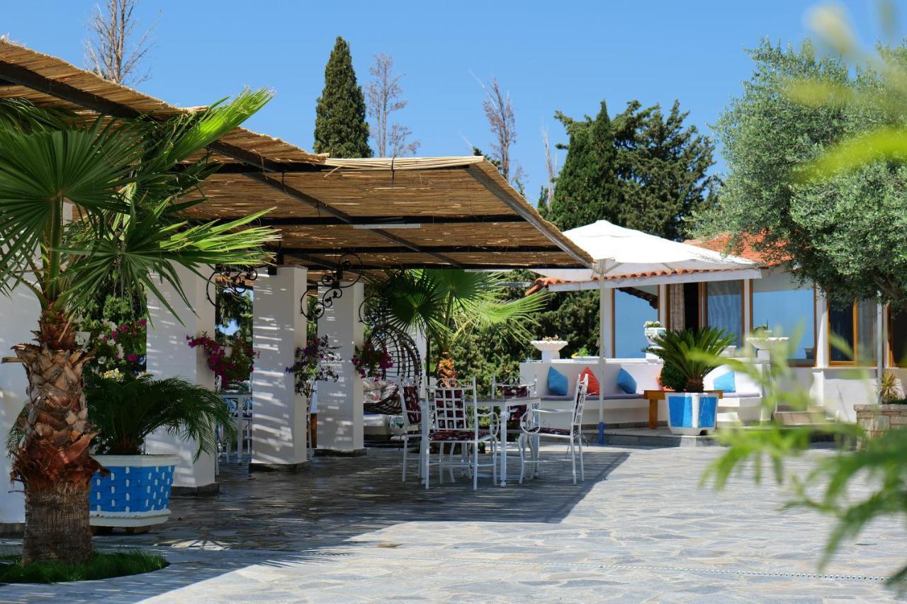 Hotel Panorama Piqeras Bagian luar foto