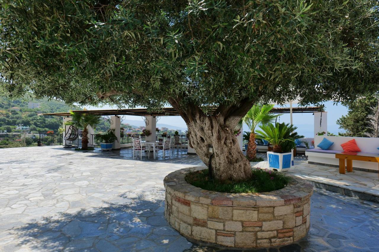 Hotel Panorama Piqeras Bagian luar foto